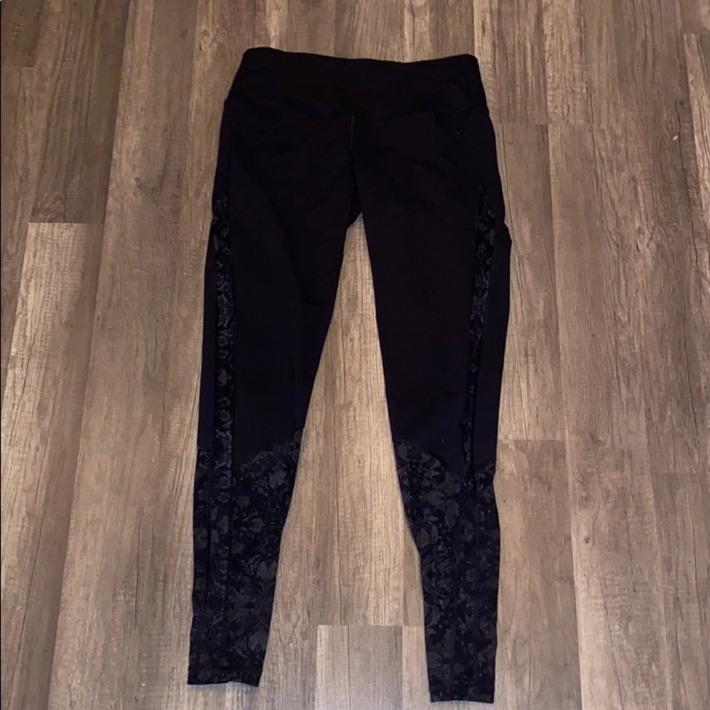 a pair of victoria sport leggings